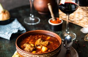 Егер - дегустація гуляшу та вин