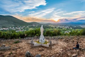 паломництво Меджугор'є місце Об'явлення Богородиці