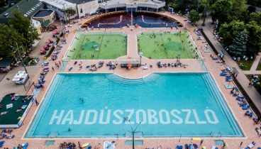 термали Угорщина Хайдусобосло термальні води